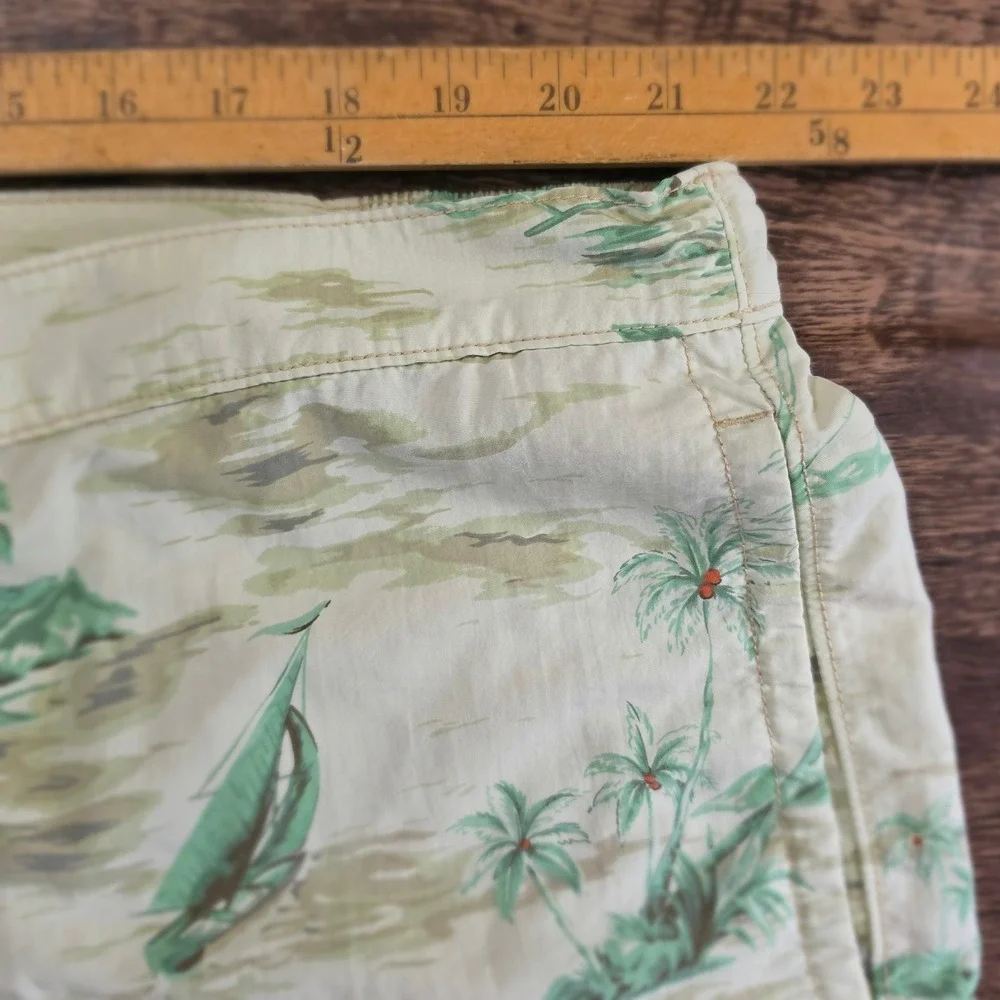 TOMMY BAHAMA Swim Trunks Mens XXL Green Tropical Palm Tree Sailboat Board Shorts